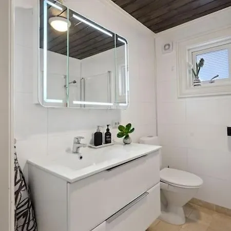 Centrally Located Holiday At Strandafjellet Apartment *