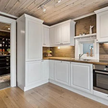 Centrally Located Holiday At Strandafjellet Apartment Stranda (More og Romsdal)