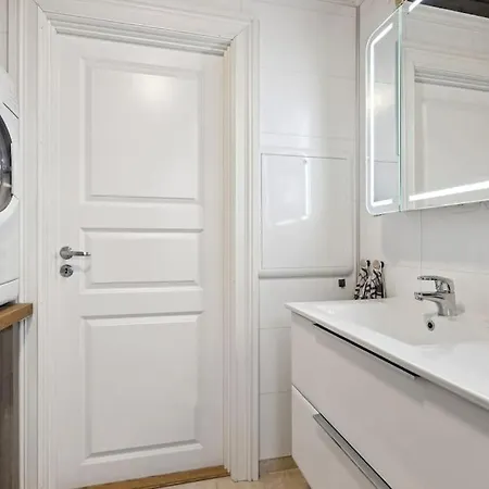 Centrally Located Holiday At Strandafjellet Apartment *